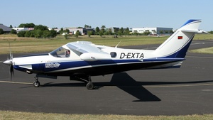 Photo of D-EXTA - Extra EA-500 operated by GAviators