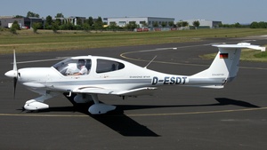 Photo of D-ESDT - Diamond DA40 Diamond Star TDI operated by GAviators