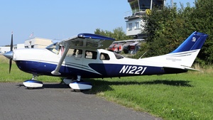 Photo of N1221 - Cessna T206H Turbo Stationair HD operated by Private