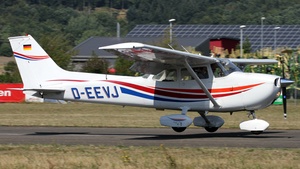 Photo of D-EEVJ - Reims-Cessna F172M Skyhawk operated by Luftsportclub Bayer Leverkusen