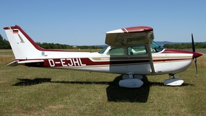 Photo of D-EJHL - Cessna 172N Skyhawk II operated by Motorflug Grenzland