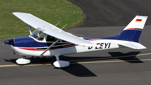 Photo of D-EEYI - Reims-Cessna F172L Skyhawk operated by Motorflug-Club Salzgitter