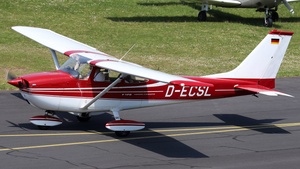 Photo of D-ECSL - Reims-Cessna F172L Skyhawk operated by Private