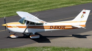 Photo of D-EKFR - Cessna 172N Skyhawk II operated by Private