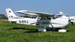 Photo of D-EIYJ - Reims-Cessna F172N Skyhawk II operated by Private