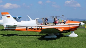 Photo of D-EJED - Robin DR400/180R Remorqueur operated by Private