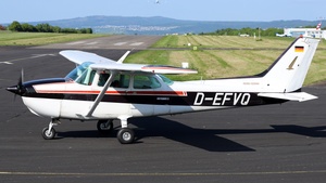 Photo of D-EFVQ - Reims-Cessna F172P Skyhawk II operated by Private