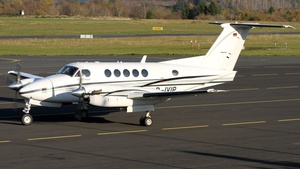 Photo of D-IVIP - Beechcraft B200 Super King Air operated by Star Wings