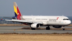 Photo of HL7729 - Airbus A321-231 operated by Asiana Airlines