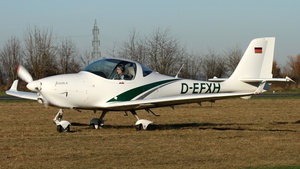 Photo of D-EFXH - Aquila A210 operated by Private