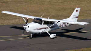Photo of D-EOLM - Cessna 172R Skyhawk operated by Private