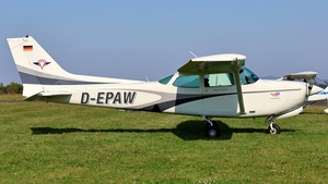 Photo of D-EPAW - Cessna 172RG Cutlass RG operated by Eichhorn Air Adventures