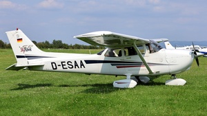 Photo of D-ESAA - Cessna 172S Skyhawk SP operated by Luftfahrtverein Essen