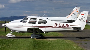 Photo of D-ESJV - Cirrus SR20 G2 operated by Fliegerclub Region Trier