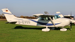 Photo of D-EVOS - Cessna 182Q Skylane operated by Private