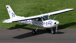 Photo of D-EIGR - Cessna 152 Sparrowhawk operated by Panorama Air