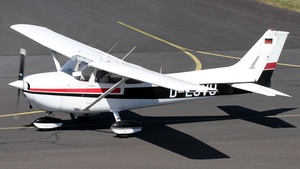 Photo of D-EOVU - Reims-Cessna F172N Skyhawk operated by Luftfahrtverein Essen