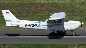Photo of D-EYAR - Cessna 172P Skyhawk operated by Luftfahrtverein Essen
