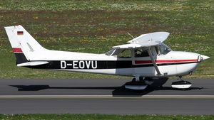 Photo of D-EOVU - Reims-Cessna F172N Skyhawk operated by Luftfahrtverein Essen