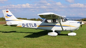 Photo of D-ETLB - Cessna 172R Skyhawk operated by Luftsportverein Bielefeld-Gütersloh