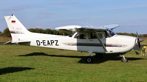 Photo of D-EAPZ - Cessna 172R Skyhawk II operated by Panorama Air