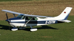 Photo of D-ESTM - Cessna 182R Skylane operated by Private