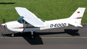 Photo of D-EOOD - Reims-Cessna F172N Skyhawk II operated by Private