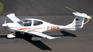 Photo of D-ERPM - Diamond DA40 Diamond Star operated by ACC Flug