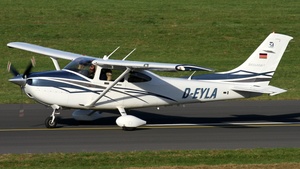 Photo of D-EYLA - Cessna 182T Skylane operated by Luftsportverein Hohenasperg