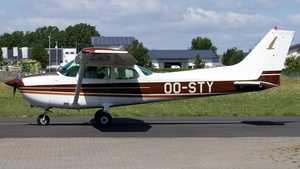 Photo of OO-STY - Cessna 172N Skyhawk II operated by Motorvliegclub Brasschaat
