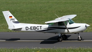 Photo of D-EBCT - Cessna 152 operated by FFL Flugschule