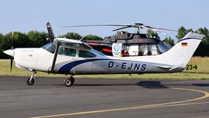 Photo of D-EJNS - Reims-Cessna FR182 Skylane RG operated by Luftsportverein Rietberg