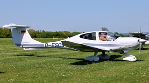 Photo of D-ESCS - Diamond DA40 Diamond Star TDI operated by Rent-A-Flight