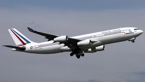 Photo of F-RAJB - Airbus A340-211 operated by Government of France