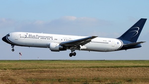 Photo with serial 25137 - Boeing 767-330(ER)