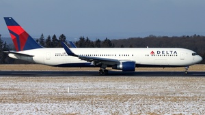 Photo of N175DN - Boeing 767-332(ER) operated by Delta Air Lines