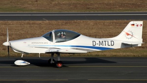 Photo of D-MTLD - Breezer B400 operated by Zeitmaschine Aviation