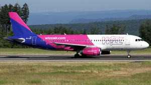 Photo of HA-LWF - Airbus A320-232 operated by Wizz Air
