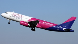 Photo of HA-LWJ - Airbus A320-232 operated by Wizz Air