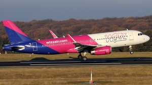 Photo of HA-LYR - Airbus A320-232 operated by Wizz Air