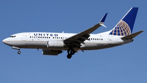 Photo of N39728 - Boeing 737-724 operated by United Airlines