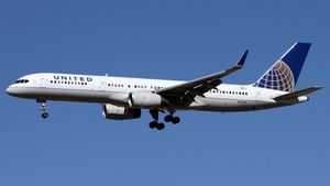 Photo of N17104 - Boeing 757-224 operated by United Airlines
