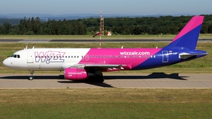 Photo of HA-LWF - Airbus A320-232 operated by Wizz Air