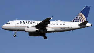 Photo of N832UA - Airbus A319-131 operated by United Airlines