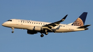 Photo of N145SY - Embraer ERJ-175LR operated by United Express (opb SkyWest Airlines)