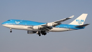 Photo of PH-BFY - Boeing 747-406(M) operated by KLM Asia