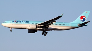 Photo of HL8227 - Airbus A330-223 operated by Korean Air