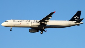 Photo of TC-JRA - Airbus A321-231 operated by Turkish Airlines