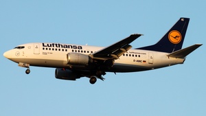 Photo of D-ABIC - Boeing 737-530 operated by Lufthansa