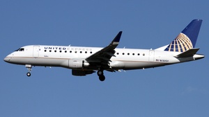 Photo of N130SY - Embraer ERJ-175LR operated by United Express (opb SkyWest Airlines)